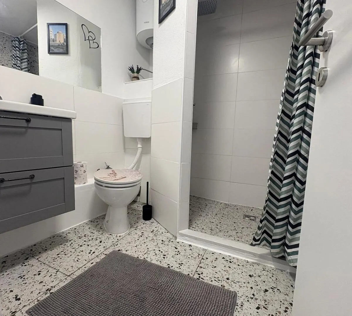 Mint Apartment 3 زادار 0*,